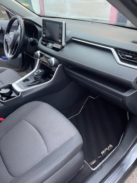 Après nettoyage Toyota RAV4 Annecy