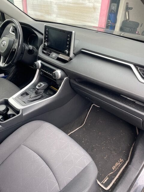 Avant nettoyage Toyota RAV4 Annecy